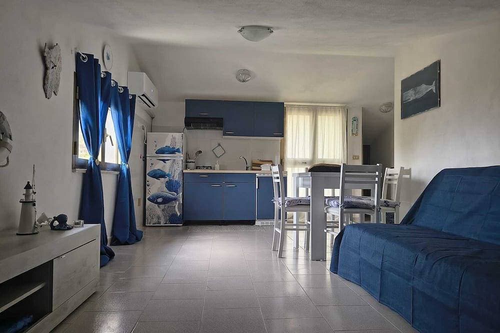 Foto 9 von 13: Budoni: A Stunning Villa Surrounded by Greenery Overlooking the Sea