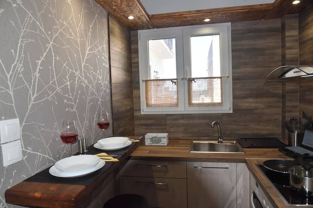 Foto 12 von 30: Fk Apartment is Situated 60m Away From the Beach and 10km From the Ath.airport