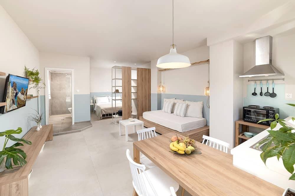 Studio appartment with patio by the coast 1