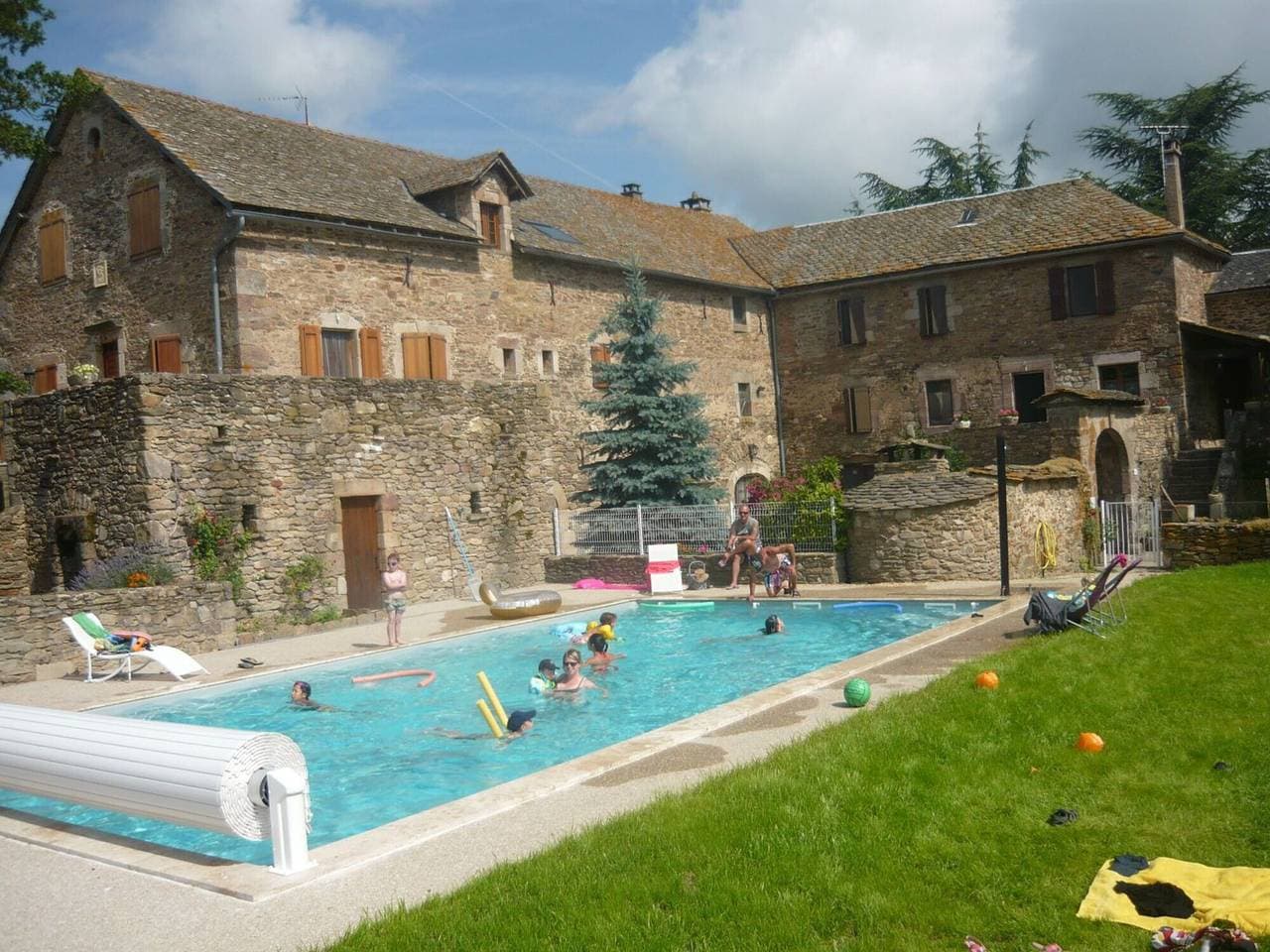 Foto 2 von 17: Bed & Breakfast 'Chambre La Familiale' mit Bergblick, Gemeinschaftspool und WLAN