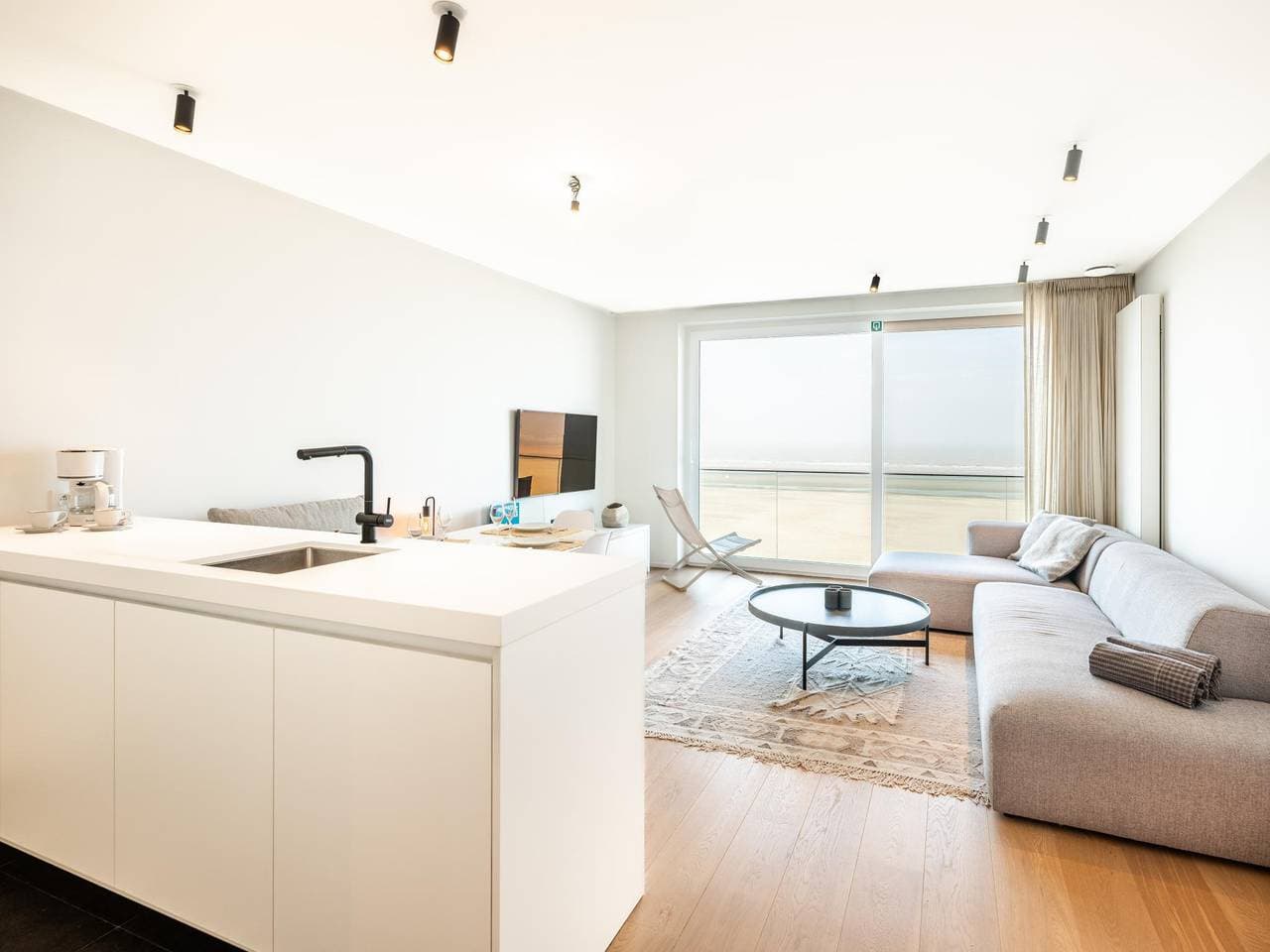 Neugebaute Wohnung mit Meerblick 1