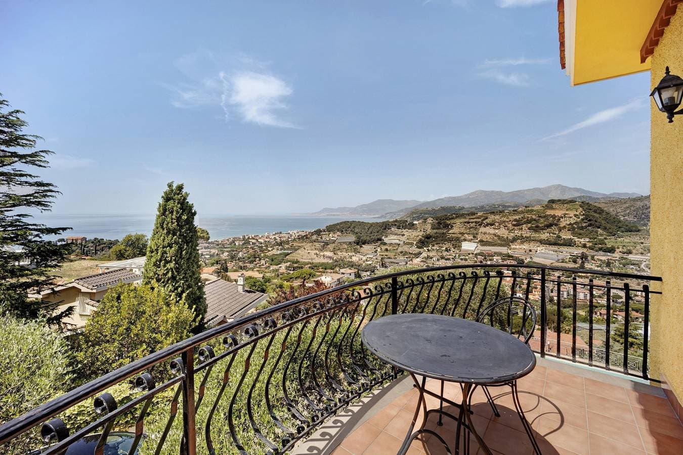 Foto 3 von 27: Ferienhaus 'Villa Gaia' mit Meerblick, Gemeinschaftspool und WLAN