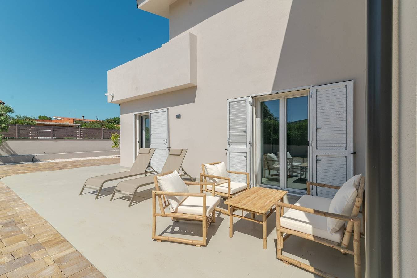 Apartment Blu with patio 1