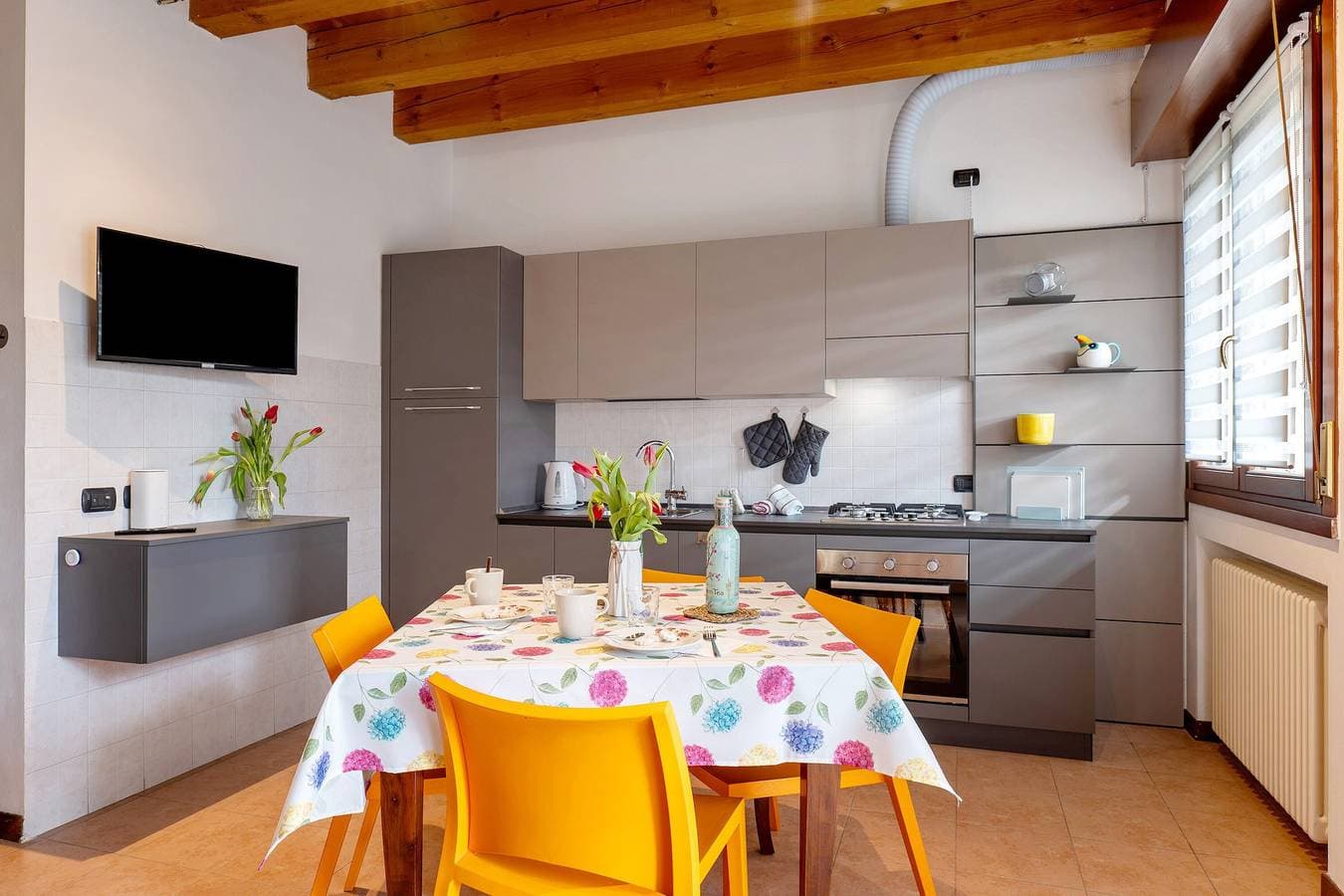 Foto 11 von 31: Ferienwohnung 'Kikosa House' mit privater Terrasse, WLAN und Klimaanlage
