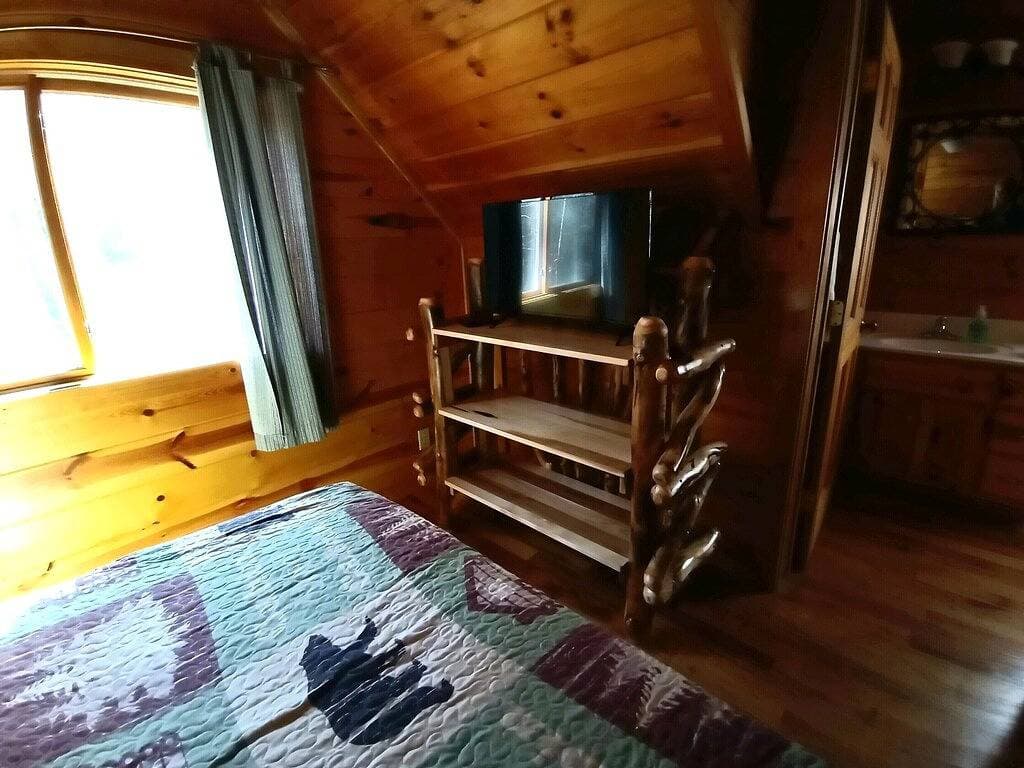 Foto 9 von 41: Alpenhaus Cabins Echtes Blockhaus in den Helen Ga Bergen