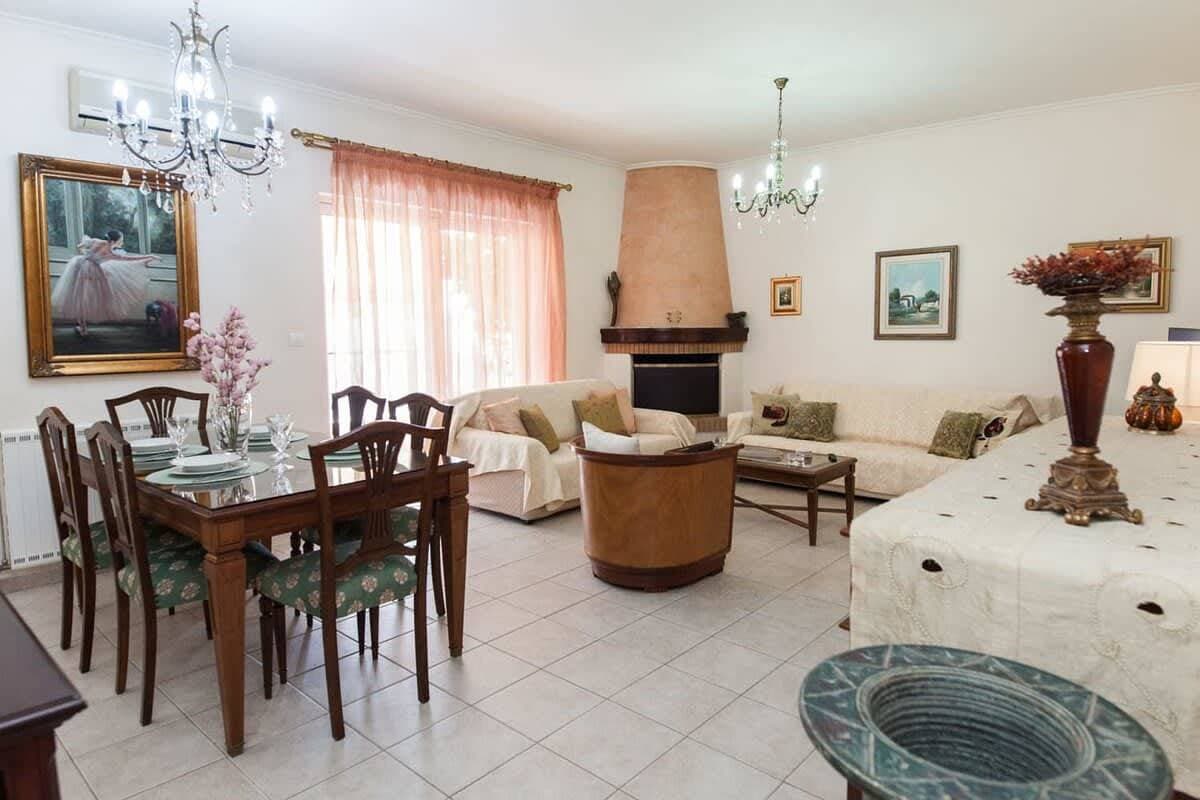 Foto 10 von 60: Sophisticated 2-Bedroom Retreat in Petroupoli