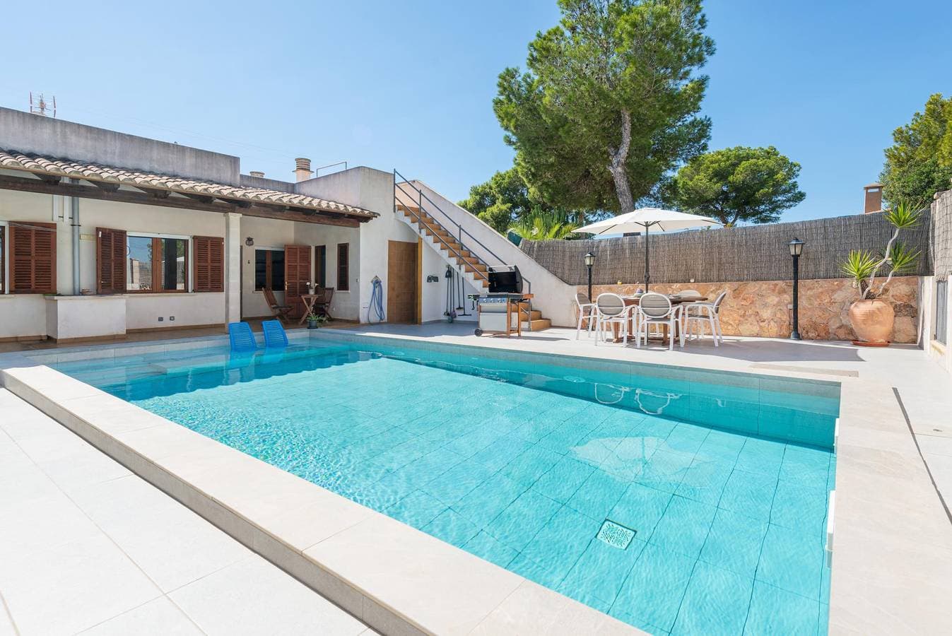 Foto 2 von 40: Garonda Villa - Ferienhaus mit privaten Pool und Kostenloses WLAN  in Cala Pi.