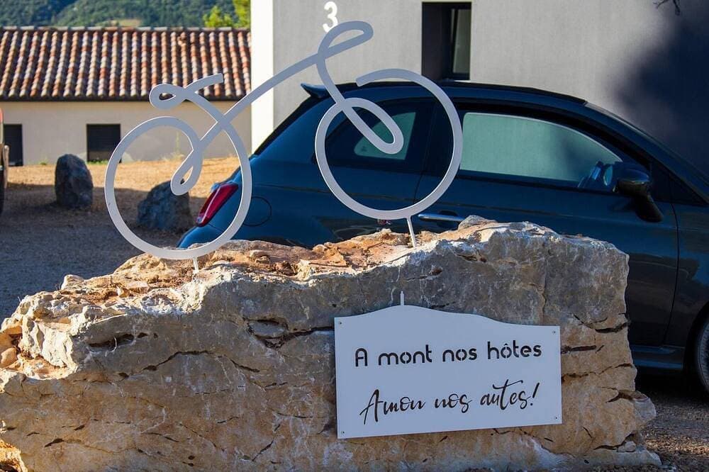 Foto 13 von 27: A Mont Nos Hôtes Blick auf den Ventoux