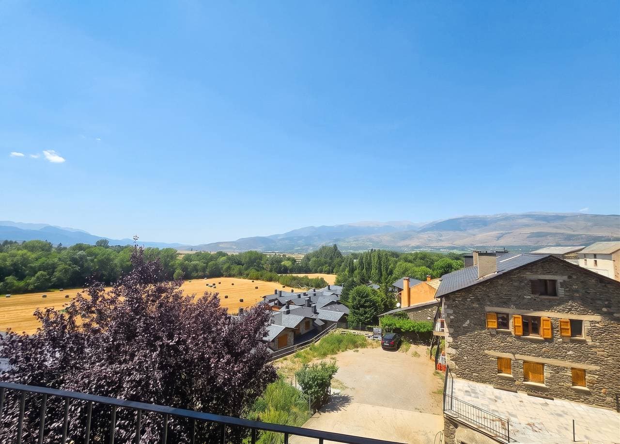 Foto 3 von 26: Gemütliche Wohnung in Alp 60 m² mit Balkon und Aussicht!