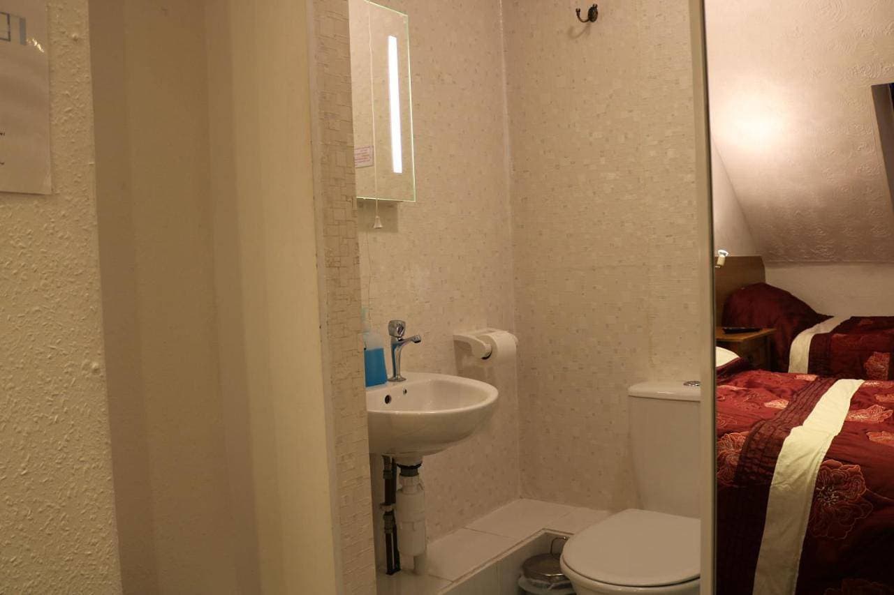 Foto 13 von 43: Family Room with Shower