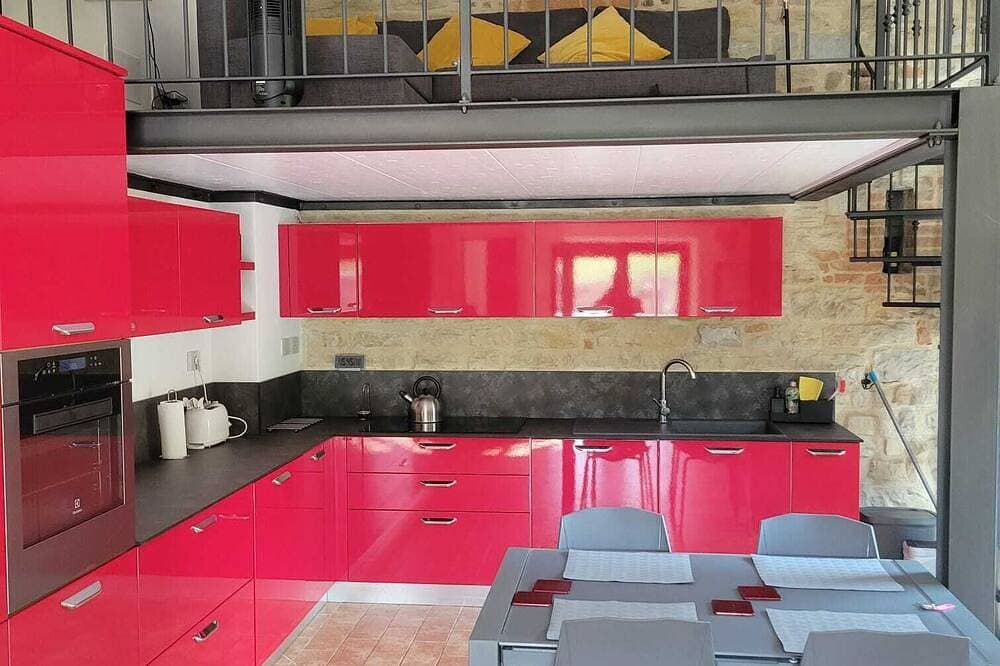 Foto 13 von 27: Beautifully renovated, modern, 1 bedroom apartment with swimming pool