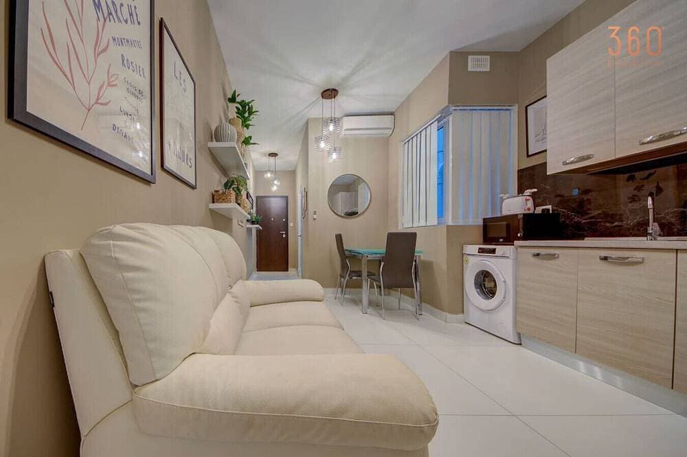 Foto 12 von 24: Fully equipped 1Br Apt with WIFI & AC in Gzira!