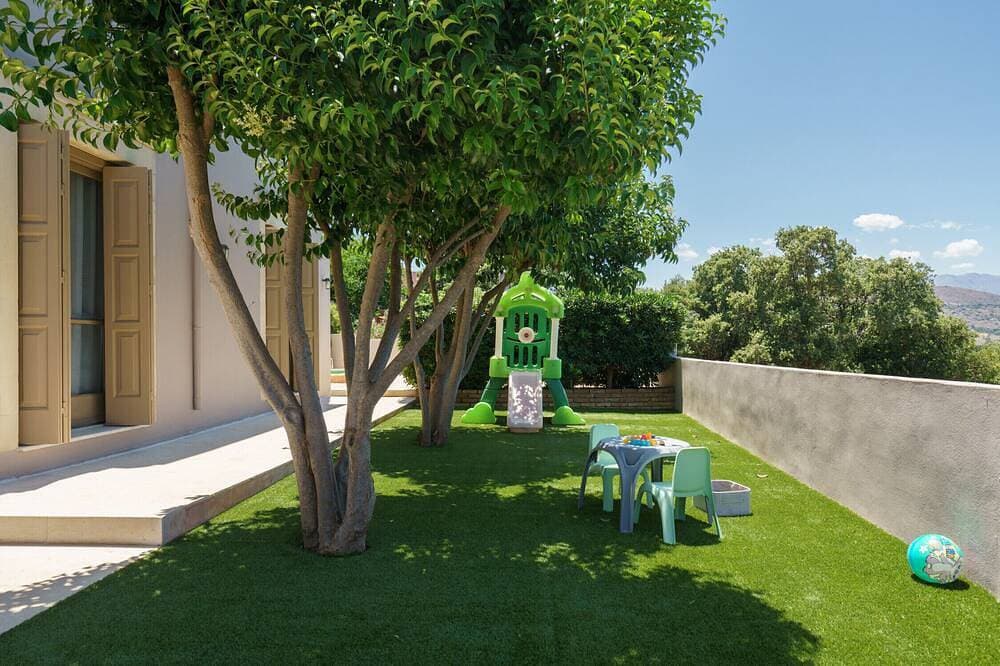 Foto 4 von 30: Brandneue Villa mit einzigartigem Meerblick, Pool, Grill, 3 km vom Strand entfernt!