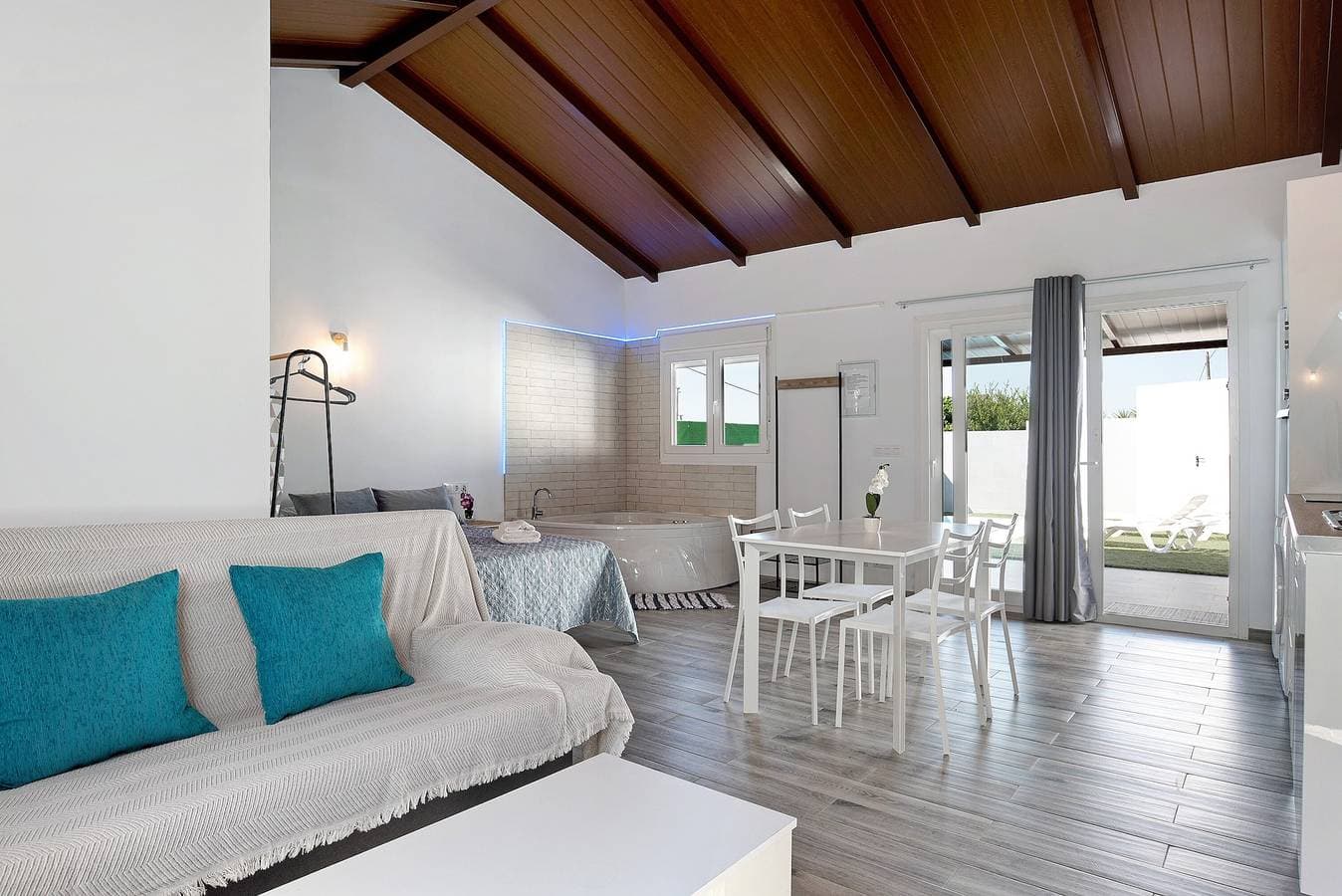 Foto 3 von 35: Ferienhaus 'La Teja 3' mit privatem Pool, WLAN und Klimaanlage