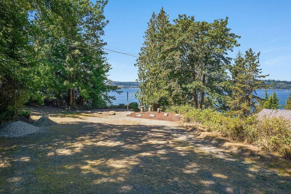 Foto 5 von 21: Sunset Shores: Waterfront Cottage on Vashon Island