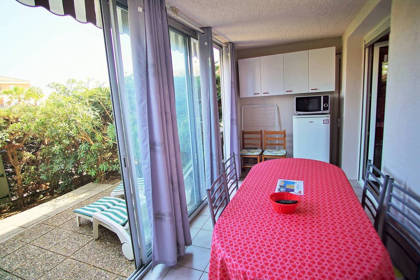 Foto 6 von 17: Residenz mit Swimmingpool und privatem Parkplatz!