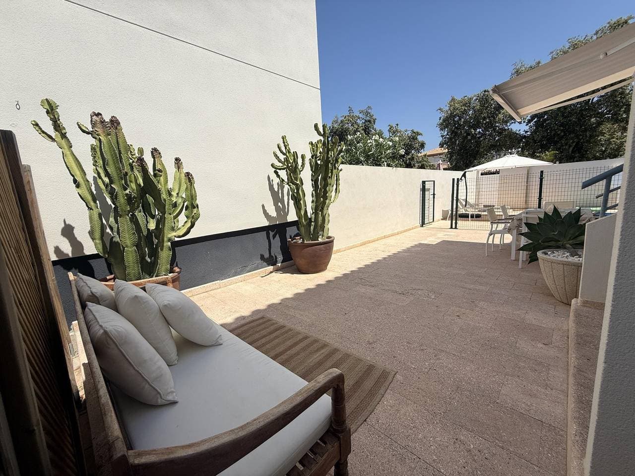 Foto 11 von 46: Ferienhaus für 6 Personen mit Balkon/Terrasse