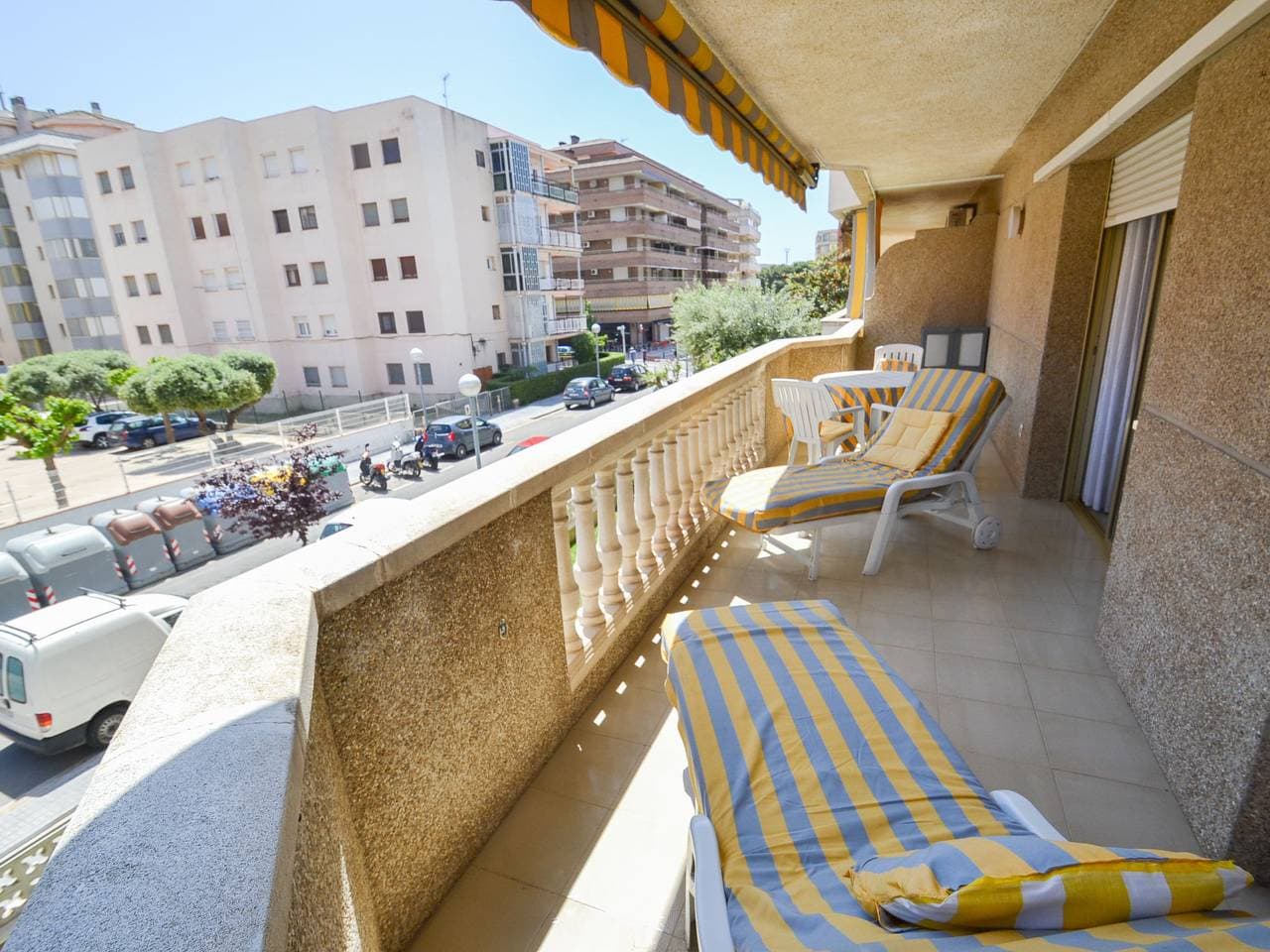 La Pineda 2 km von Salou: Gemütliches Appartementhaus Albeniz 1