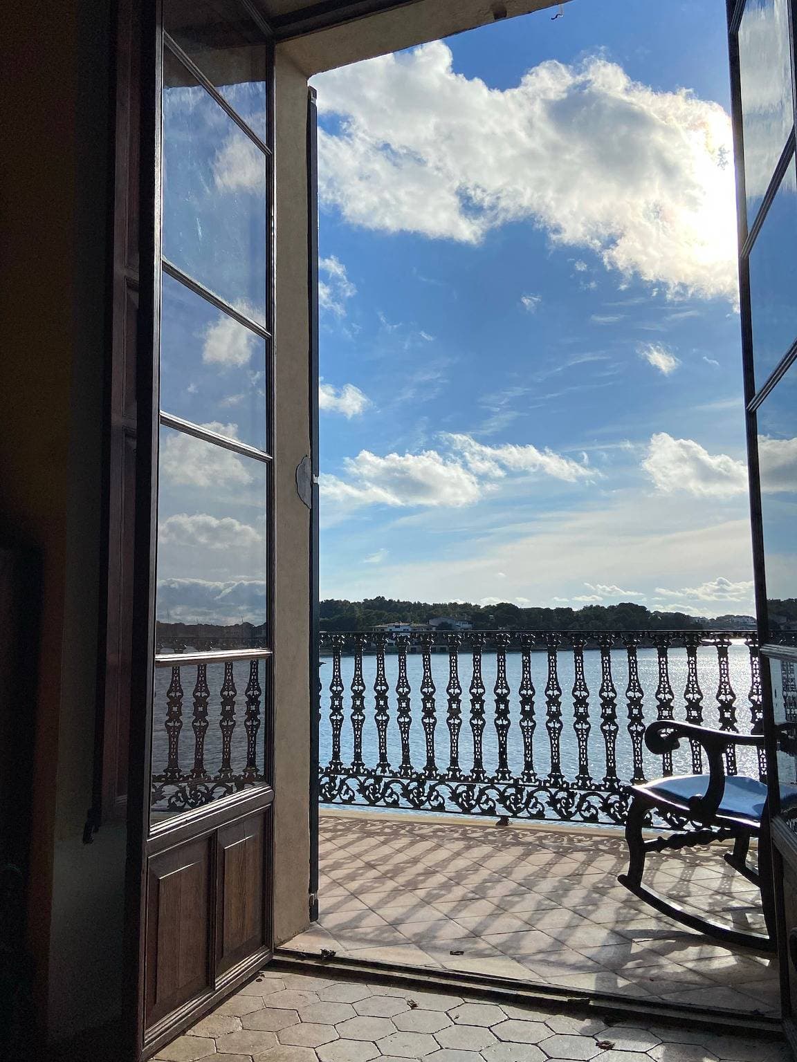 Foto 2 von 39: Ferienhaus Es Port mit Meerblick, Balkon, Terrasse und WLAN