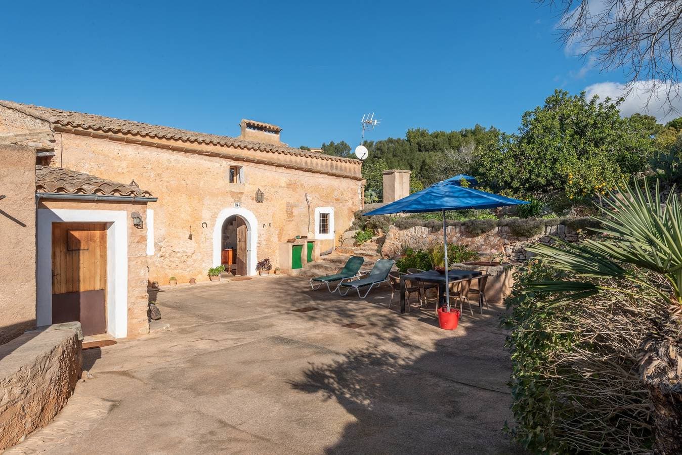 Foto 5 von 25: Charmantes Ferienhaus Can Bonjesus mit Bergblick, WLAN, Garten und Terrasse; Parkplätze vorhanden, Haustiere erlaubt