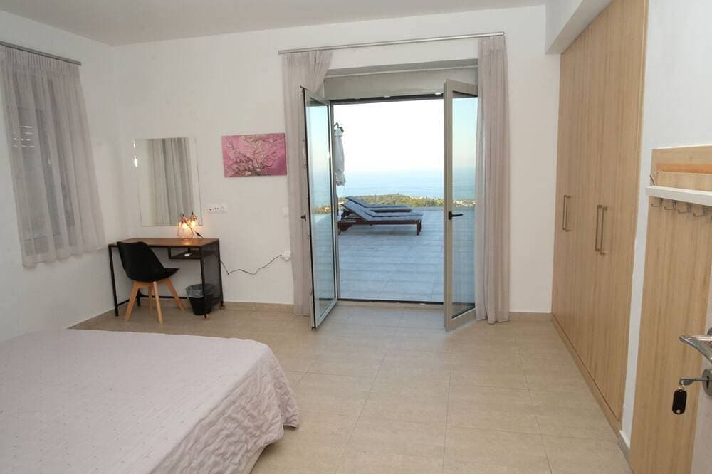 Foto 3 von 30: Eva Villas East, mit privatem Pool und Panoramablick auf das Meer