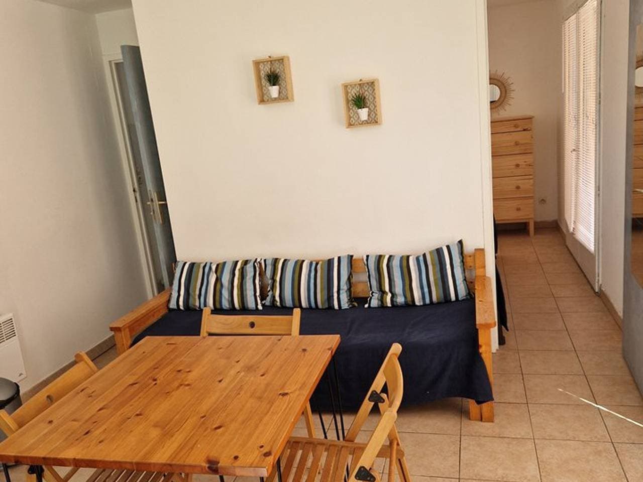 Foto 3 von 15: Gemütliches 2-Zimmer-Appartement mit Garten, nur 5 Min vom Strand entfernt, WLAN, Parkplatz