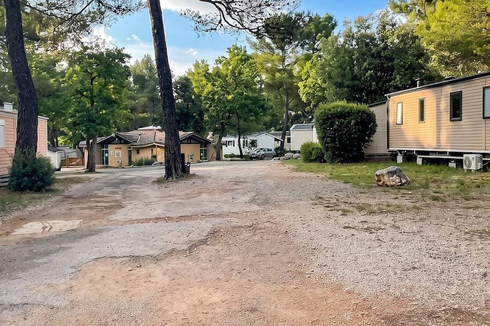 Foto 8 von 12: Homerez - Bungalow in Nans-les-Pins