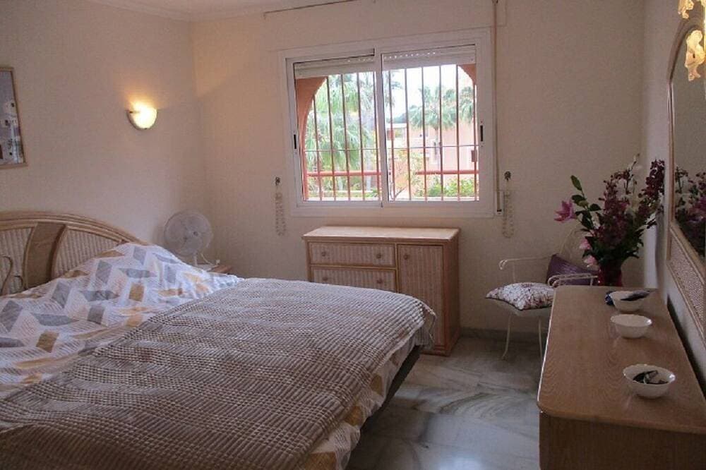 Foto 3 von 30: Marbella 2 Bed 2 Bath Luxury Apartment near Cabopino