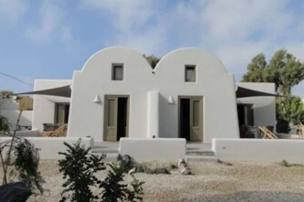 10 meters from the Beach! 1