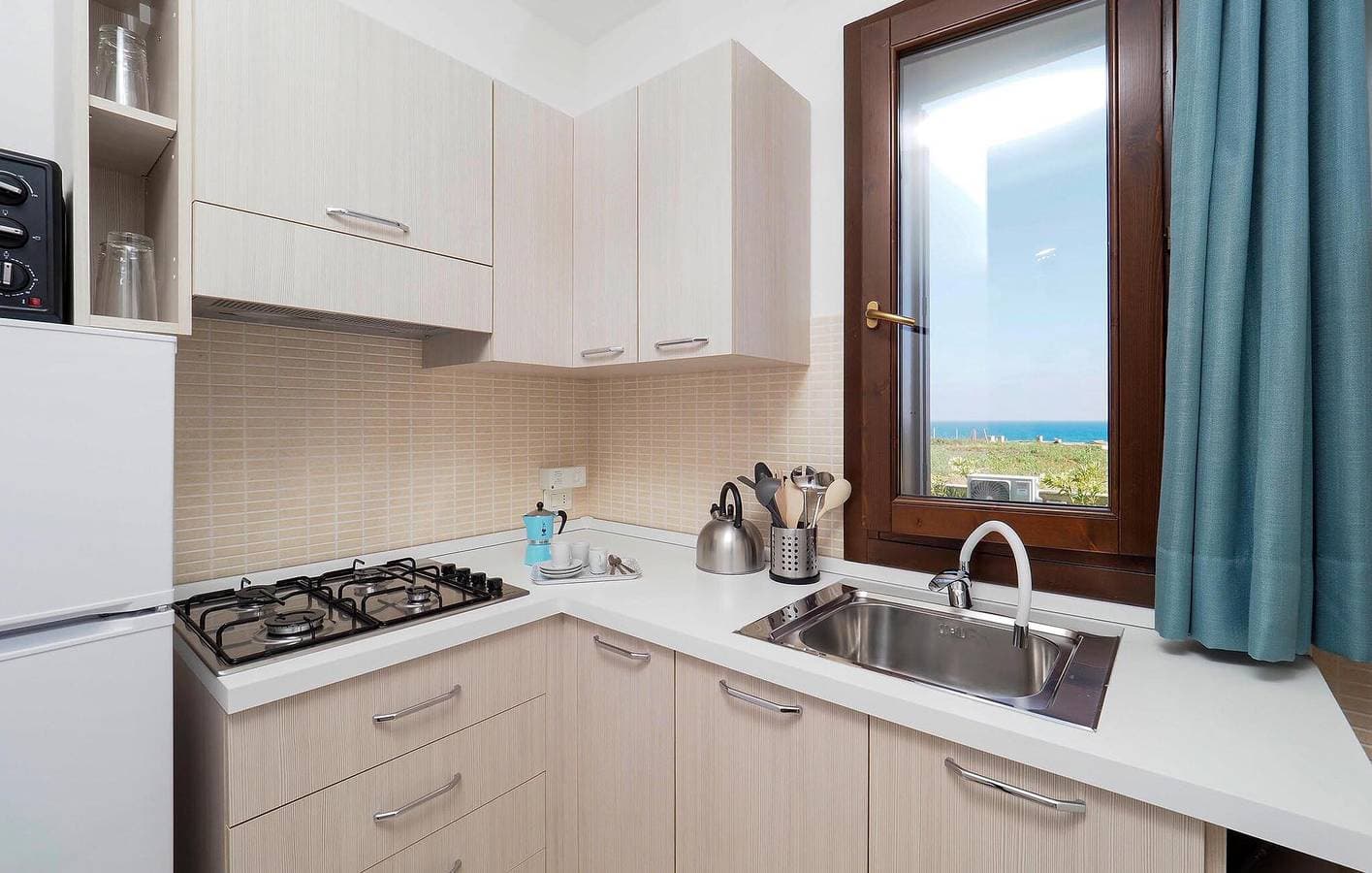 Foto 10 von 23: Apartment mit Meerblick, AC, Parkplatz, Terrasse & WiFi - 1km zum Maganuco Strand