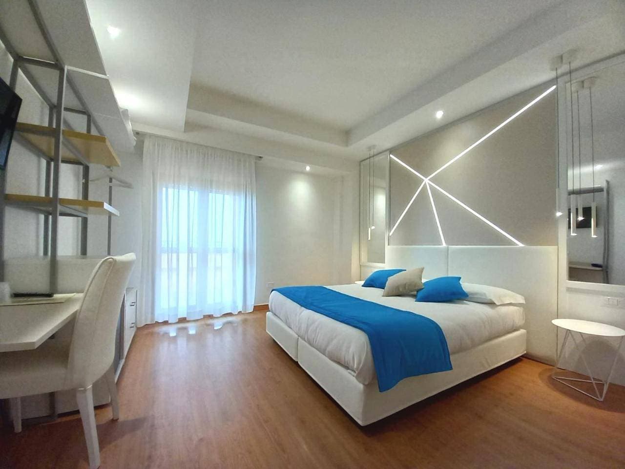 Foto 10 von 11: Double or Twin Room with Balcony and Lake View