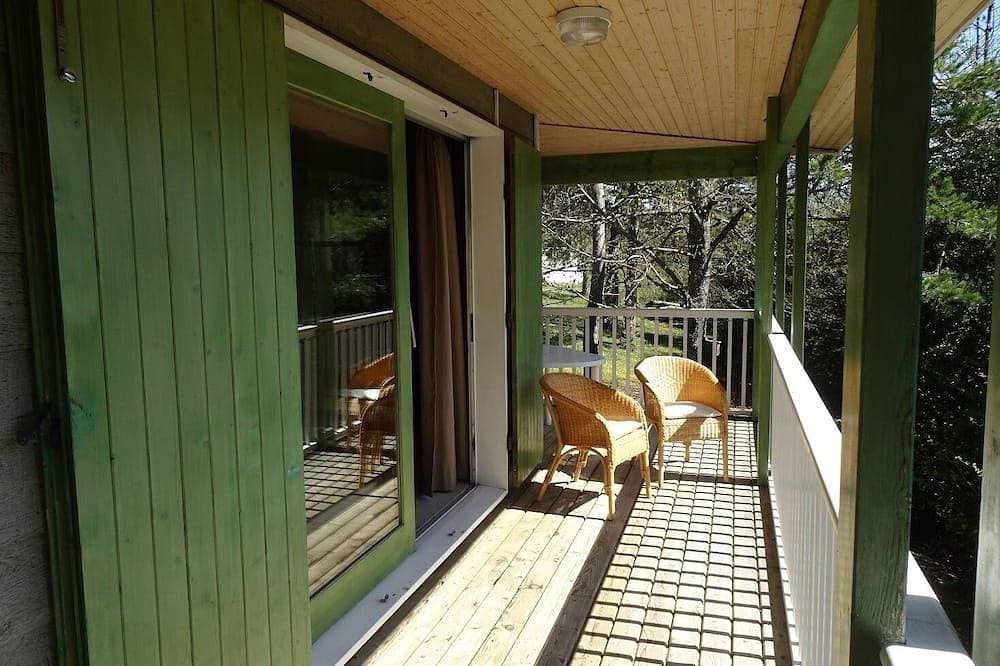 Foto 8 von 8: Chalet in a quiet wooded area 10 minutes from the village. Mountain view