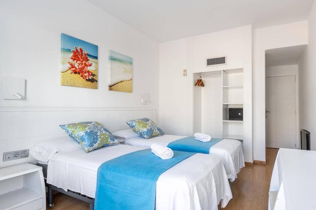 Foto 4 von 26: Double Room with Balcony