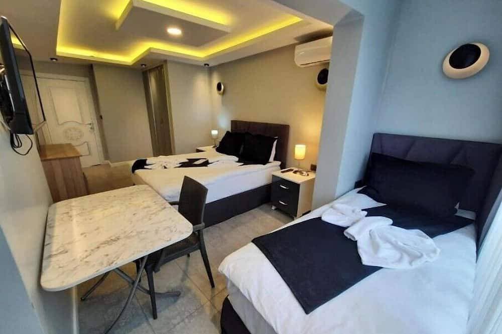 Foto 3 von 30: Ararat Apart Luxury Triple Room