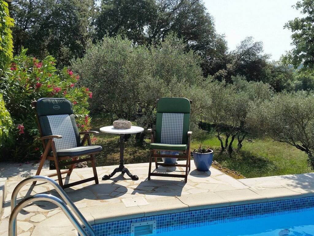 Foto 6 von 40: Ferienhaus in Carces mit Schwimmbecken