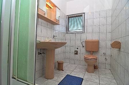 Foto 7 von 26: Ferienwohnung in Sukošan mit Meerblick, Balkon, Klimaanlage, W-Lan (654-2)