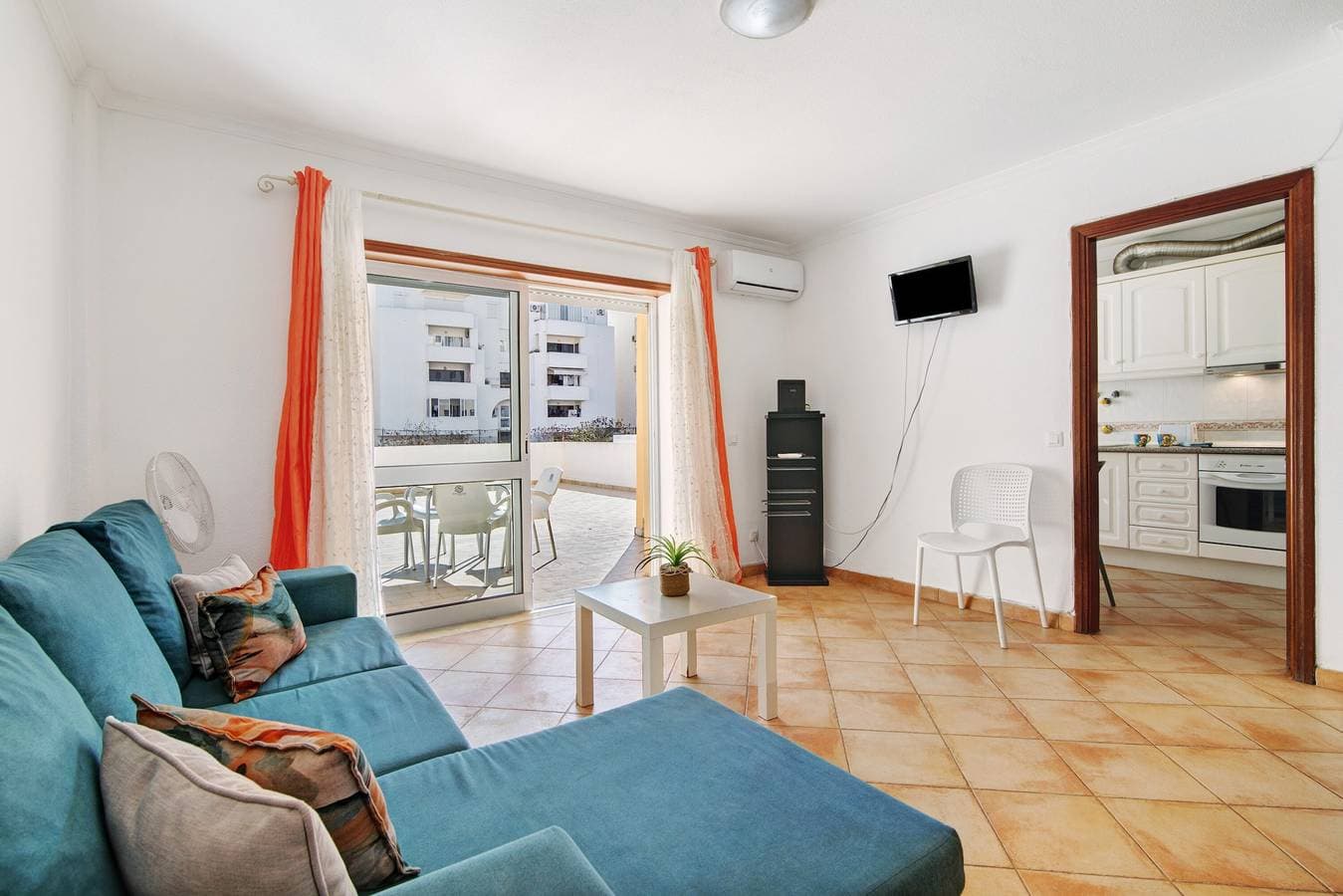 Foto 6 von 21: Apartment '16 - Quarteira' mit Gemeinschaftspool, Balkon und WLAN