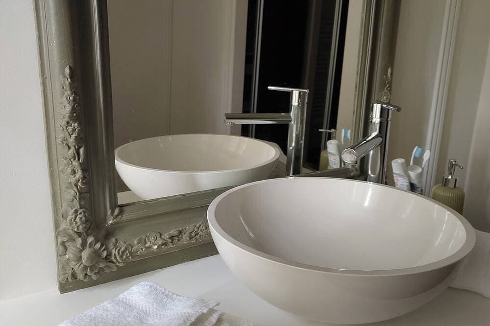 Foto 12 von 30: Large house with 14 beds, swimming pool overlooking vineyards between Blaye and Bordeaux