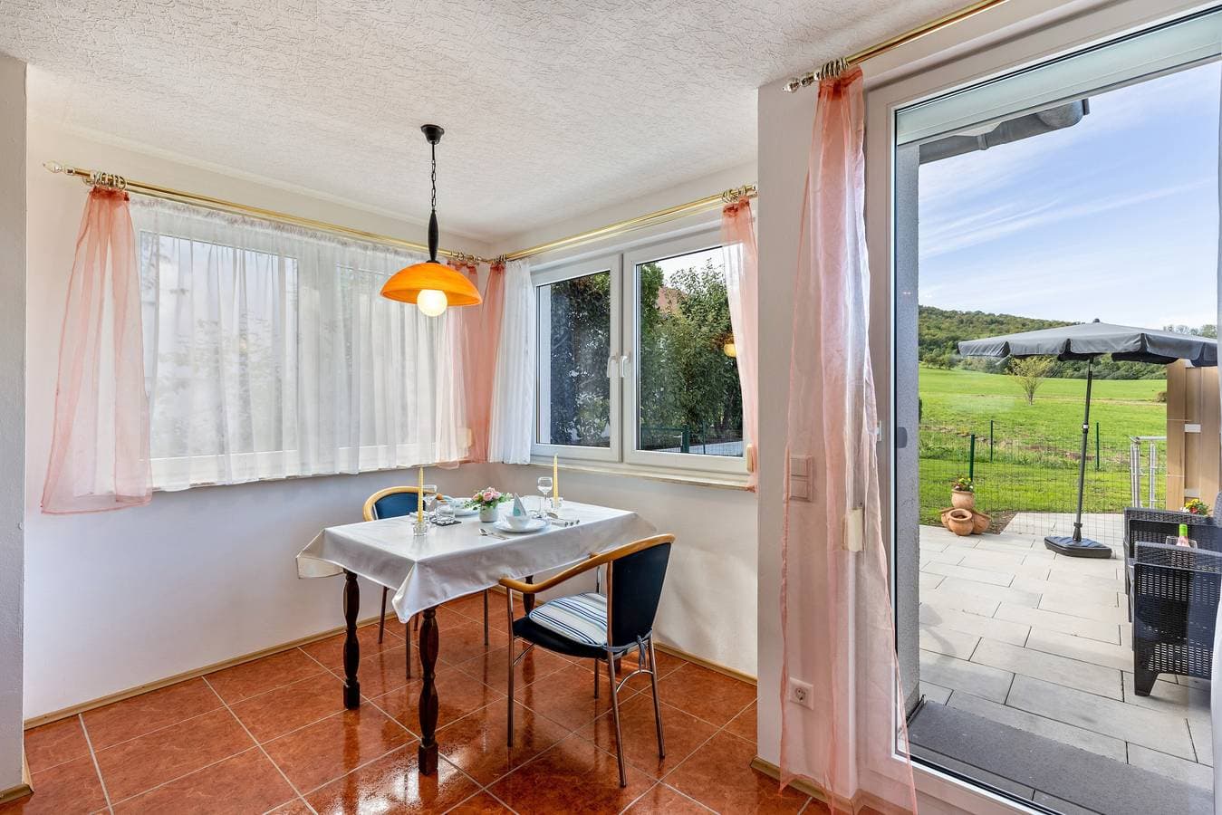 Foto 6 von 23: Ferienwohnung 'Ayleen' mit Bergblick, privater Terrasse und WLAN