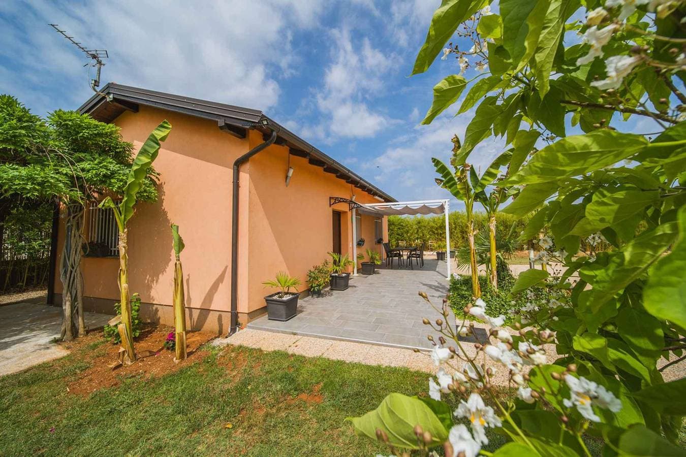 Foto 12 von 36: Villa mit Pool ruhig gelegen