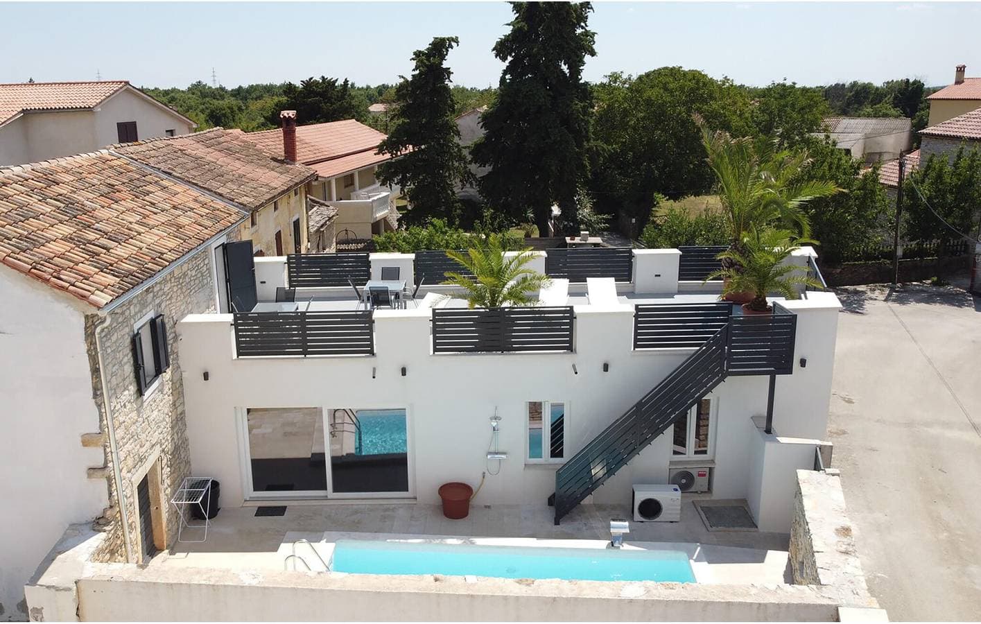 Foto 2 von 29: Geräumige 200 m² große Wohnung mit Pool und Terrasse, 2 km vom Stadtzentrum von Kanfanar entfernt