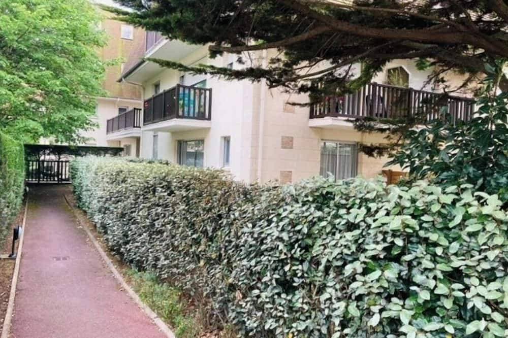 Quiet apartment 2 steps from the grand hotel and the Marcel Proust promenade 1