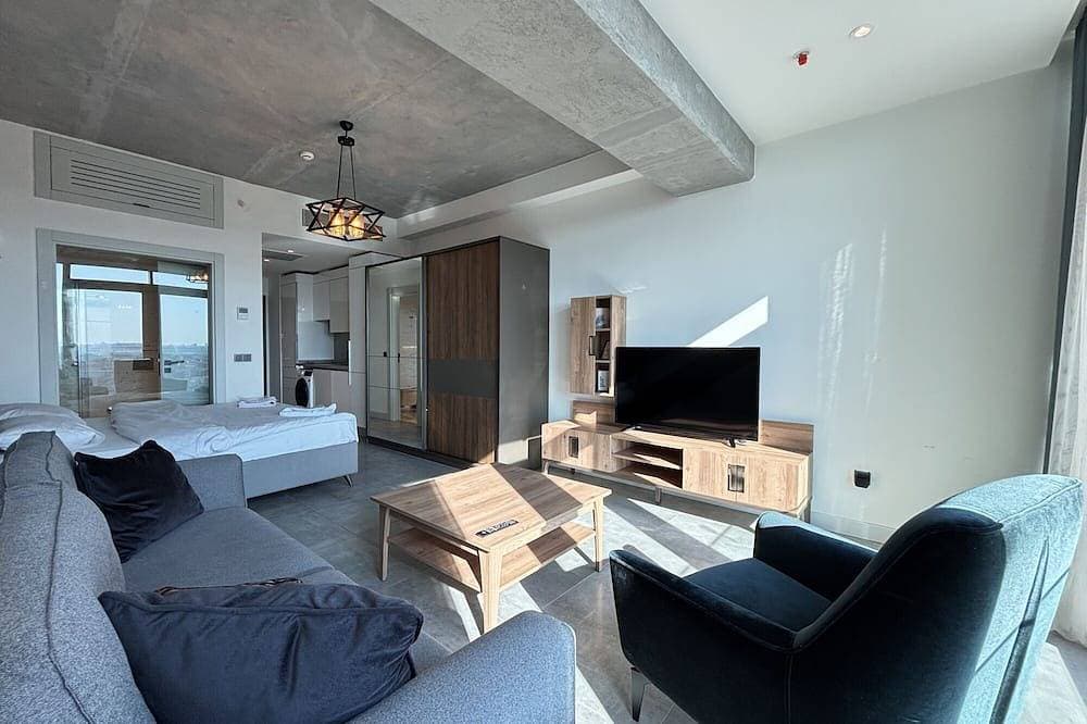 Foto 4 von 23: Queen Bomonti Studio | Panoramic City Living