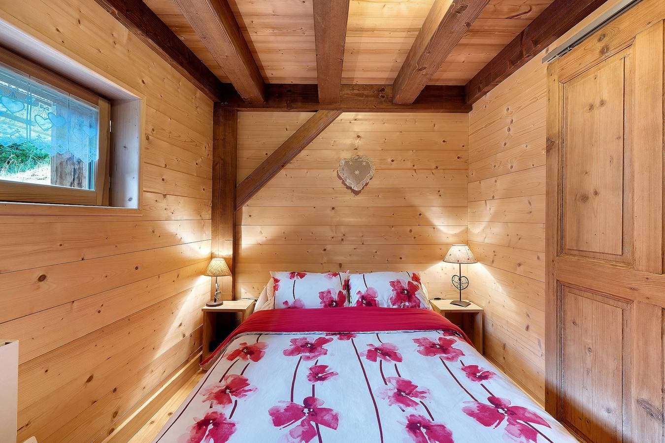 Foto 6 von 24: Gästezimmer im Chalet mit Bergblick, privater Terrasse und Garten