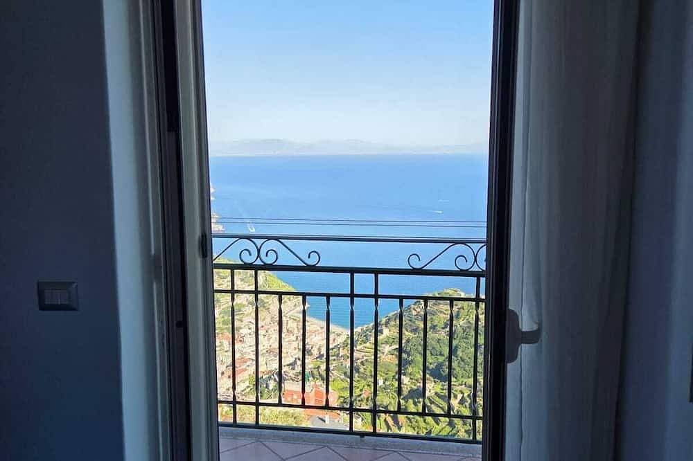 Foto 8 von 22: Ravello between sky and sea Apartment for couples with sea view