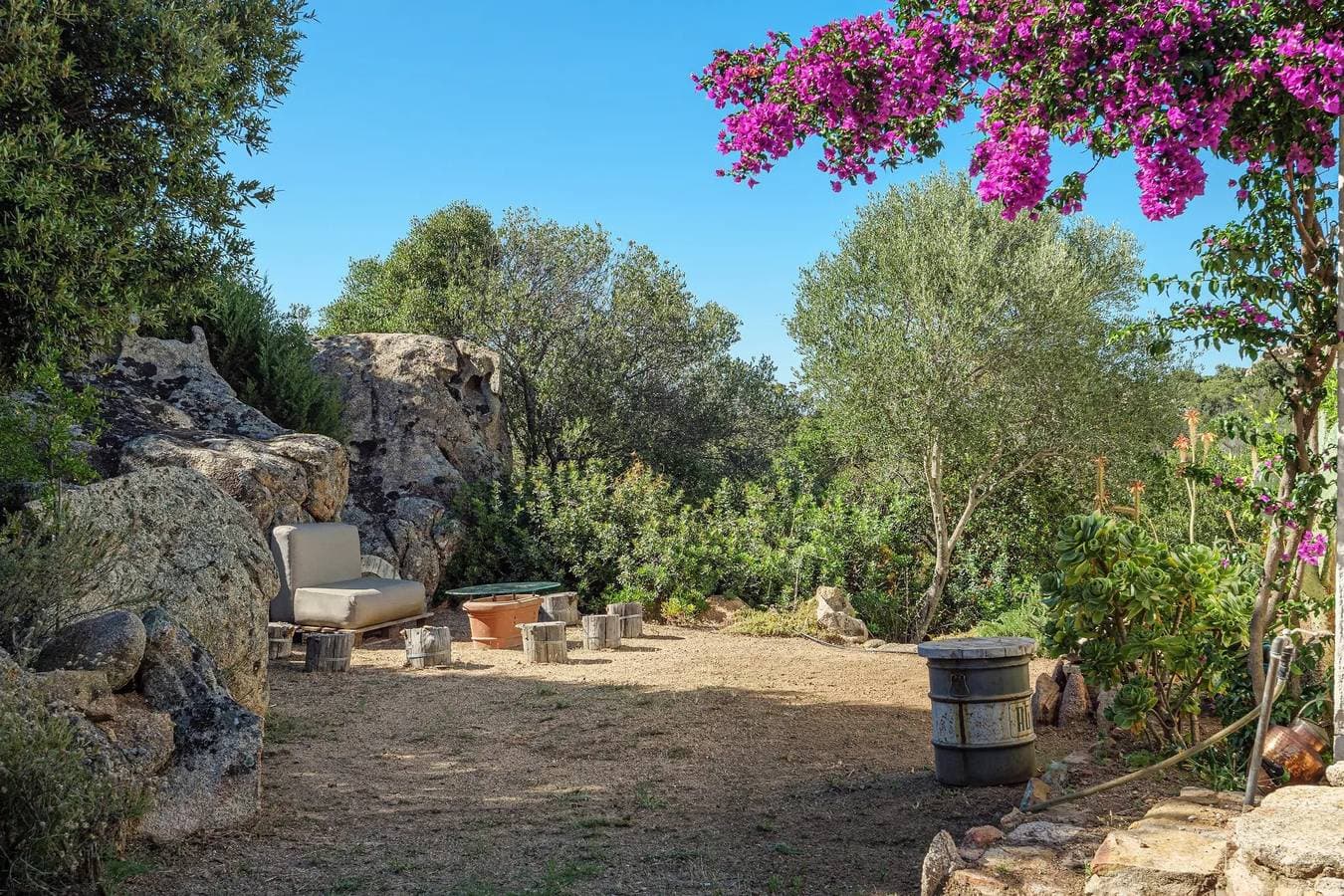 Foto 4 von 46: Sogno Suite – Stilvolle Lodge in der Natur bei San Pantaleo, Sardinien
