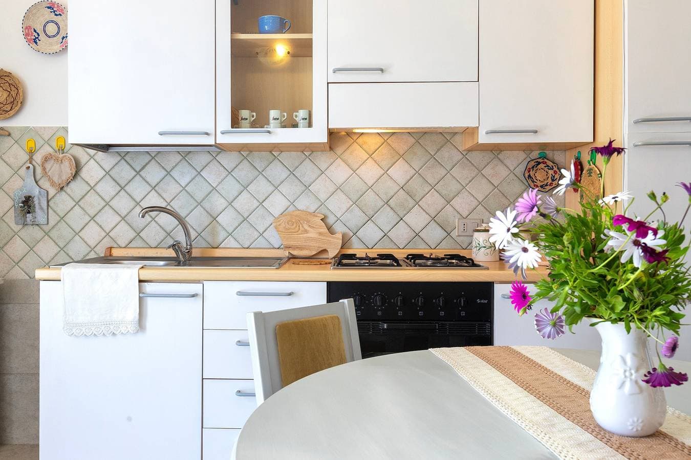 Foto 5 von 37: Ferienwohnung 'Appartamento in Villa Al Mare' mit Meerblick, privater Terrasse & Gemeinschaftsgarten