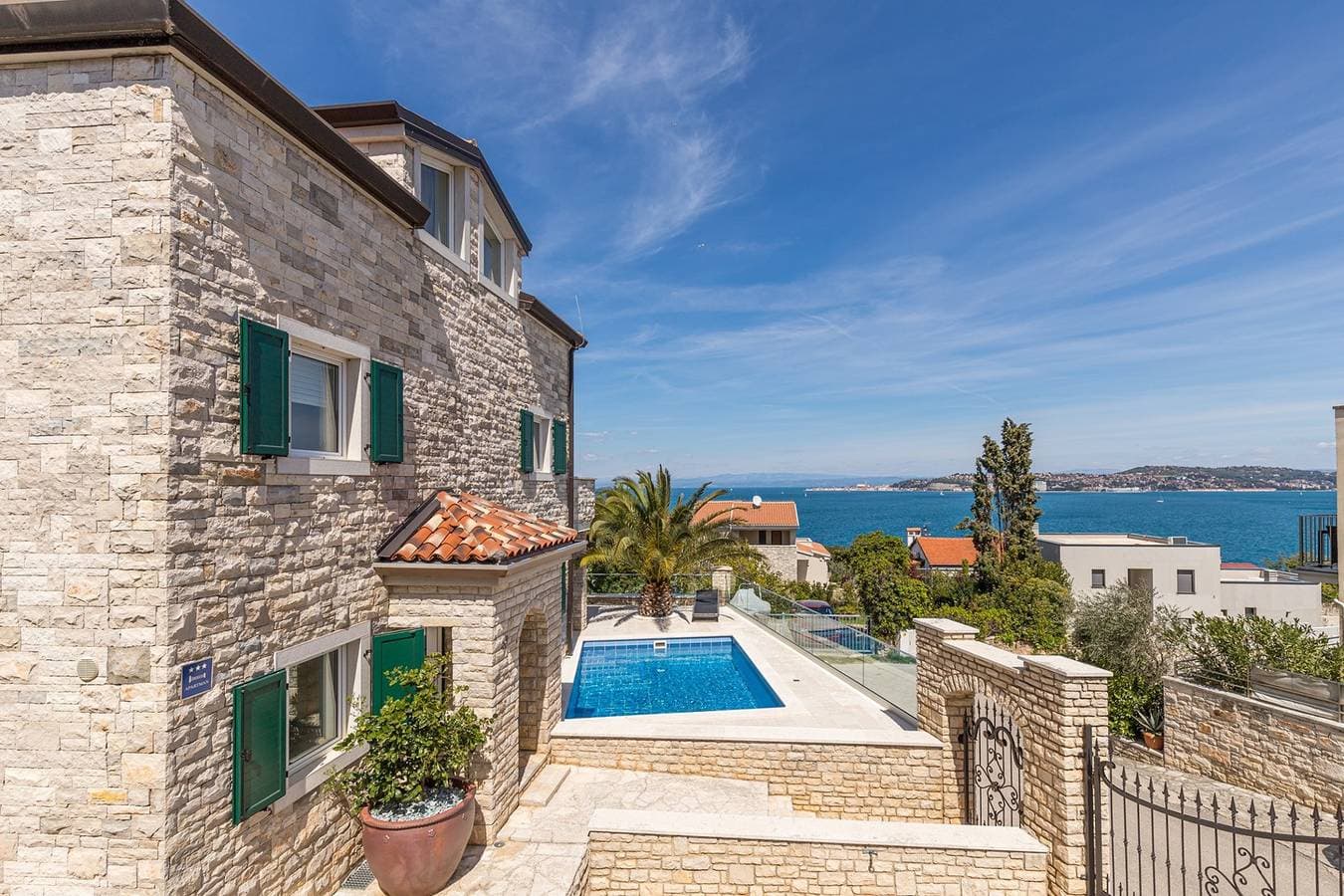 Foto 10 von 49: Villa Milena mit Pool und Meerblick