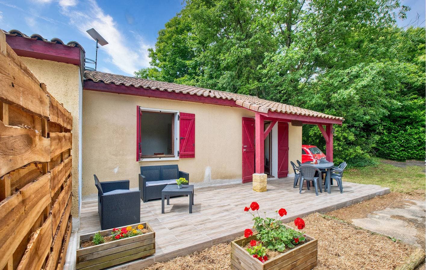 Foto 2 von 27: Gemütliche Wohnung mit Pool und Garten, 1,5 km von Saint-Crépin-et-Carlucet entfernt