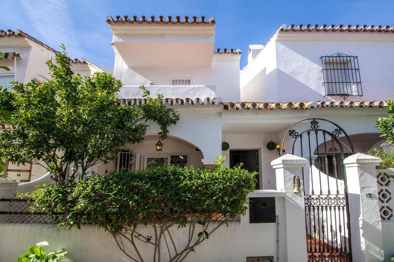 A cozy and elegant townhouse across the beach 1